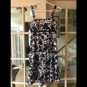 Black and White Floral Dress  Size 8p